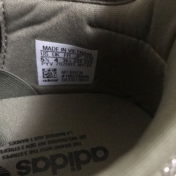 Army green Adidas - Picture 4 of 5